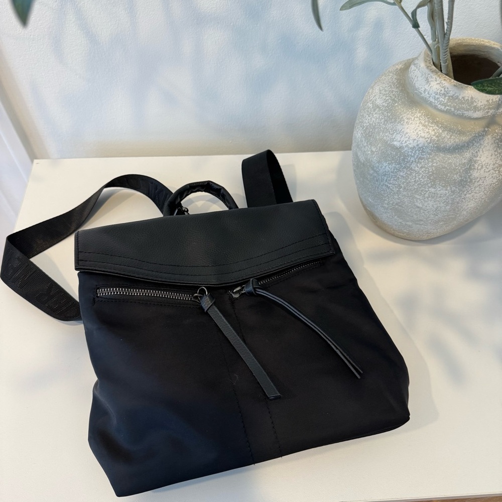 Botkier New York Small Women's Black Nylon Zipper Pocketed Backpack Bag Purse